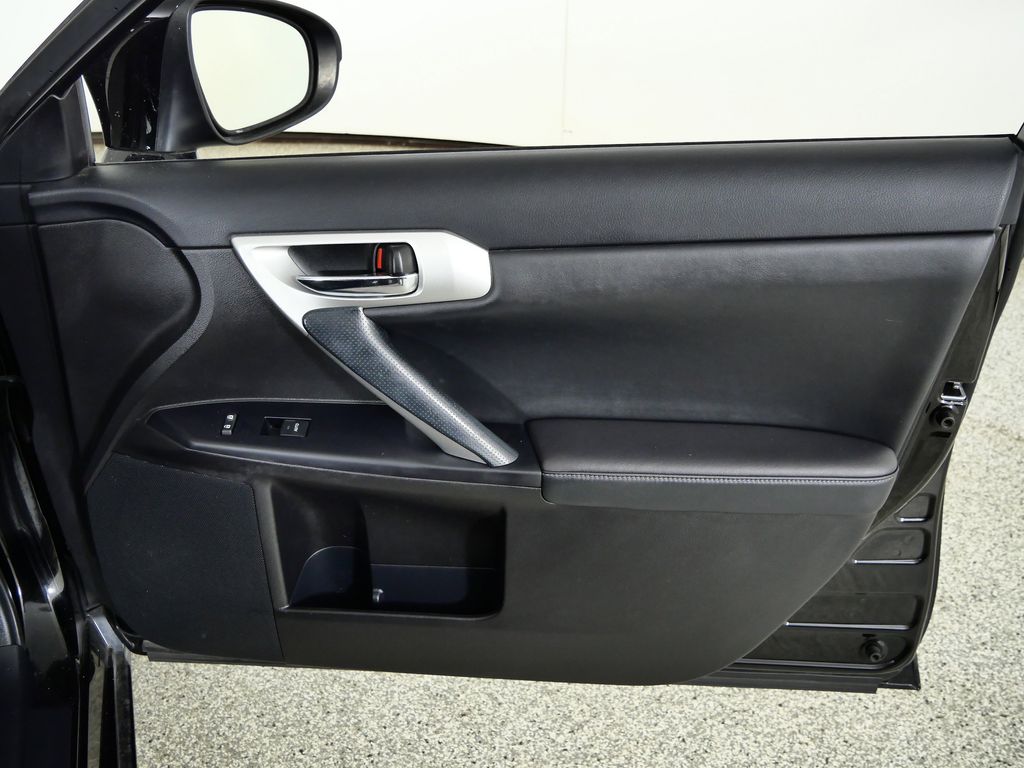 Thumbnail: 2013 Lexus CT - 19