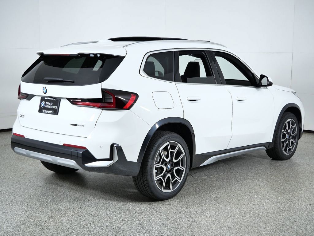 Thumbnail: 2026 BMW X1 - 11