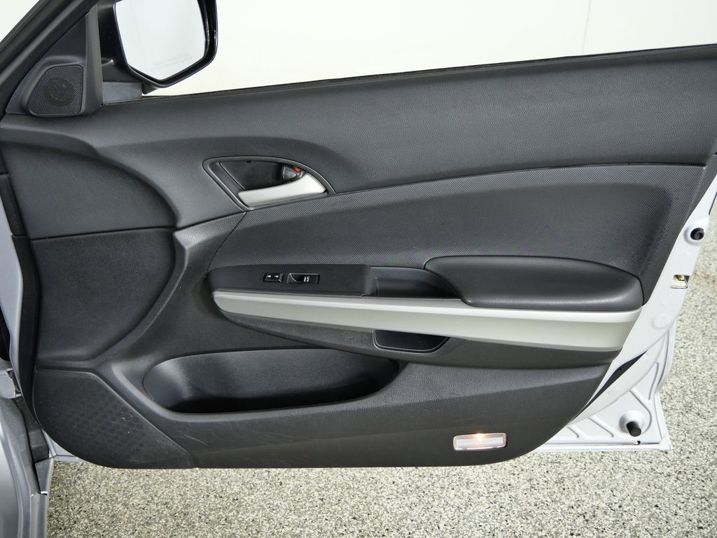 Thumbnail: 2010 Honda Accord - 19