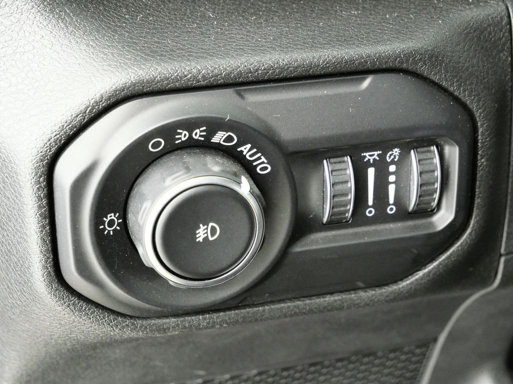 Thumbnail: 2019 Jeep Wrangler - 37