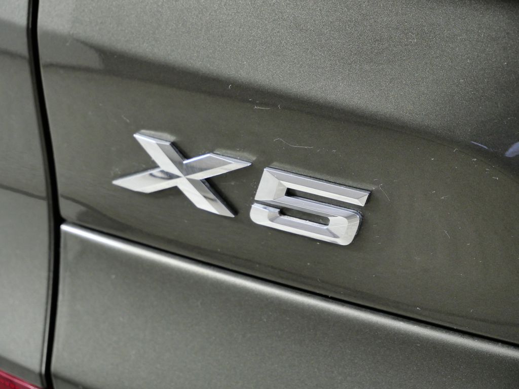 Thumbnail: 2026 BMW X5 - 13