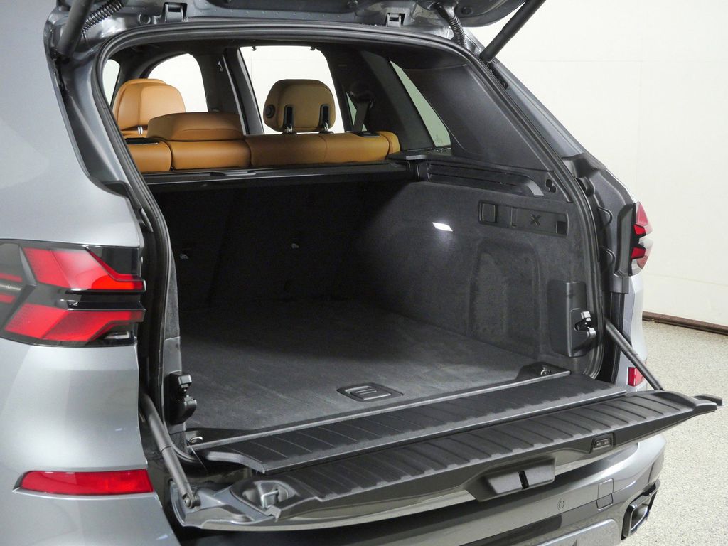 Thumbnail: 2026 BMW X5 - 29
