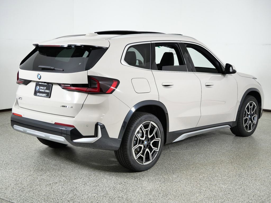 Thumbnail: 2026 BMW X1 - 11