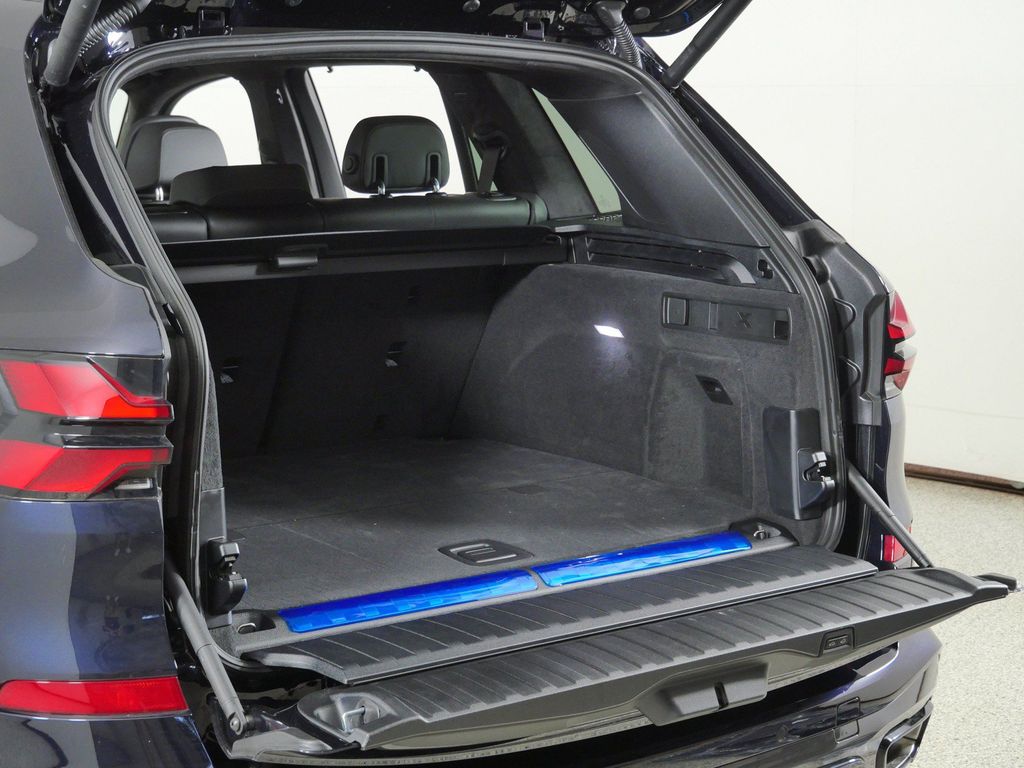 Thumbnail: 2026 BMW X5 - 29