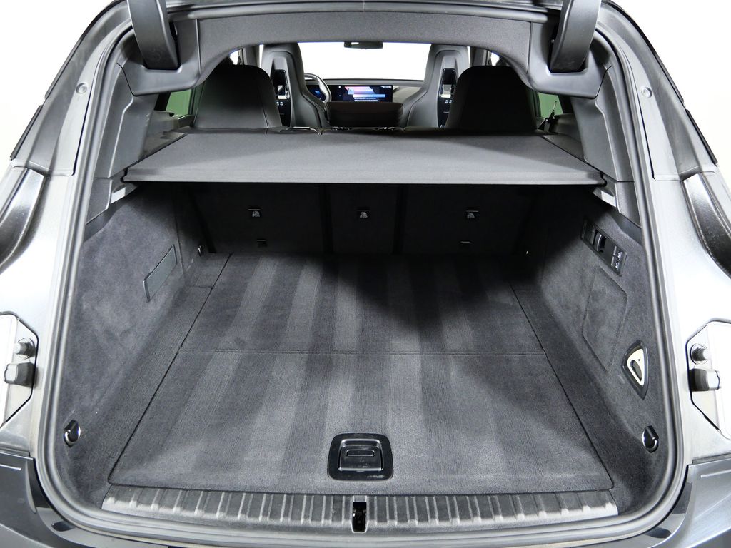 Thumbnail: 2023 BMW iX - 32