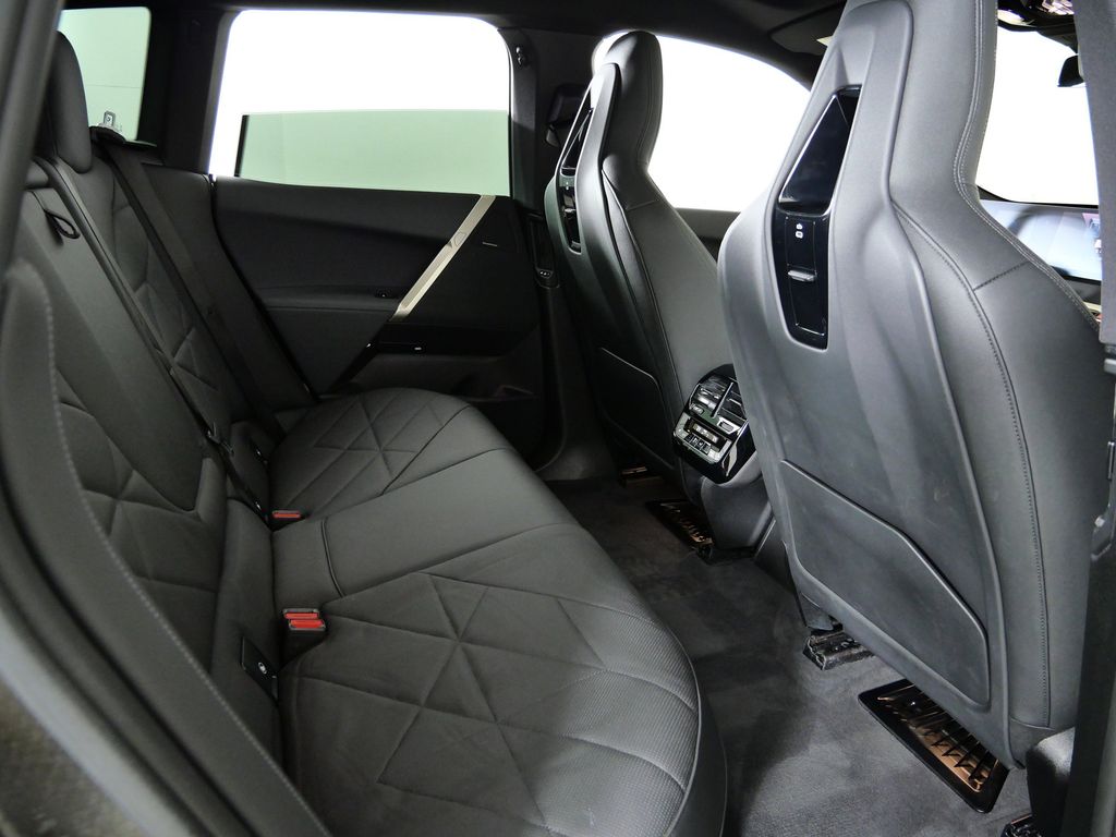 Thumbnail: 2024 BMW iX - 30