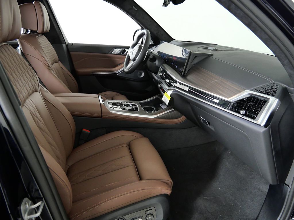 Thumbnail: 2026 BMW X7 - 20