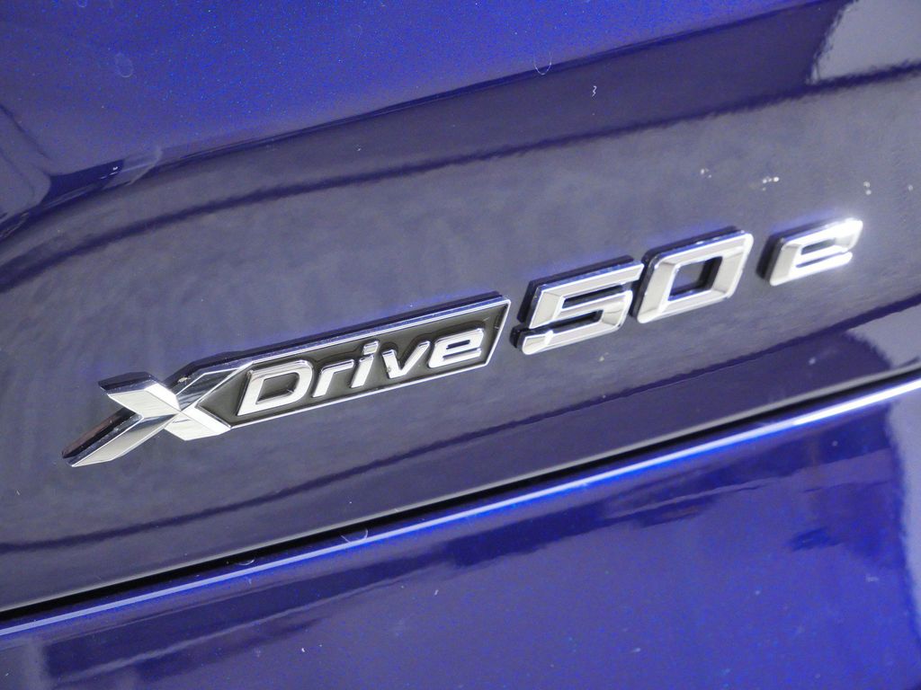 Thumbnail: 2026 BMW X5 - 12