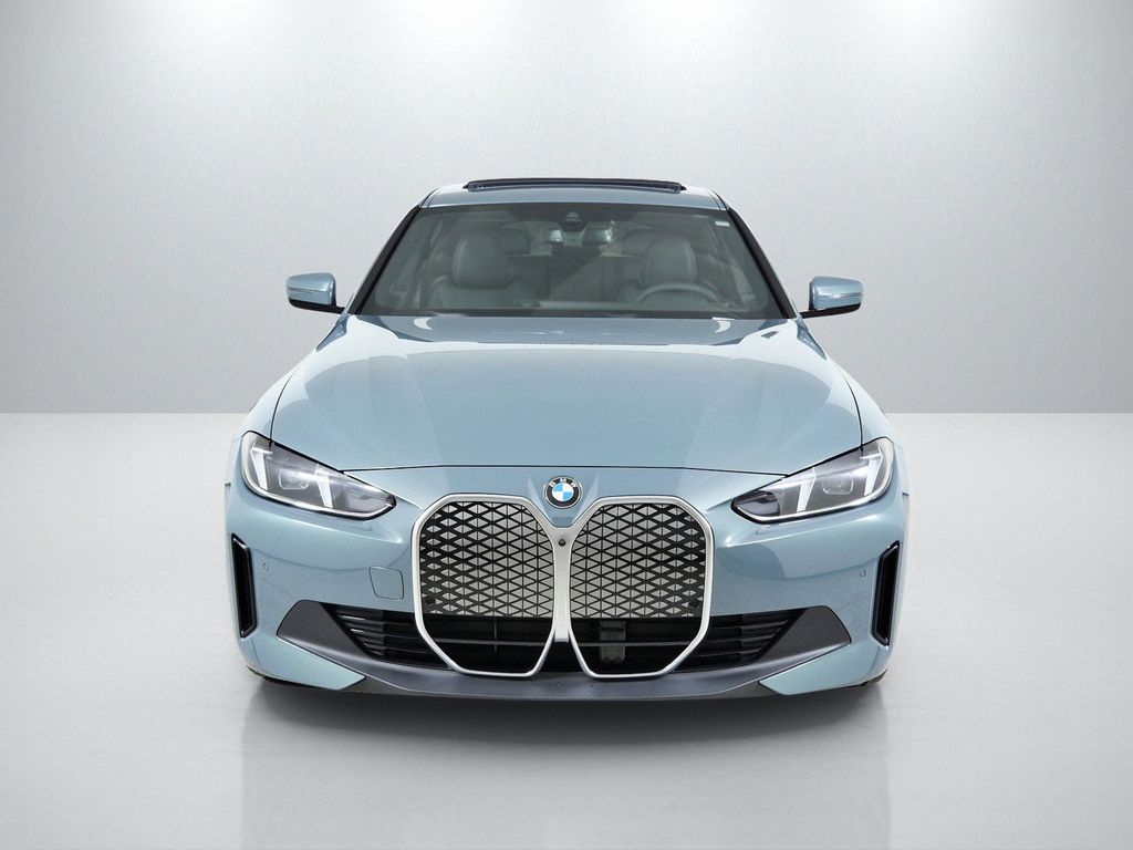 Thumbnail: 2026 BMW i4 - 2