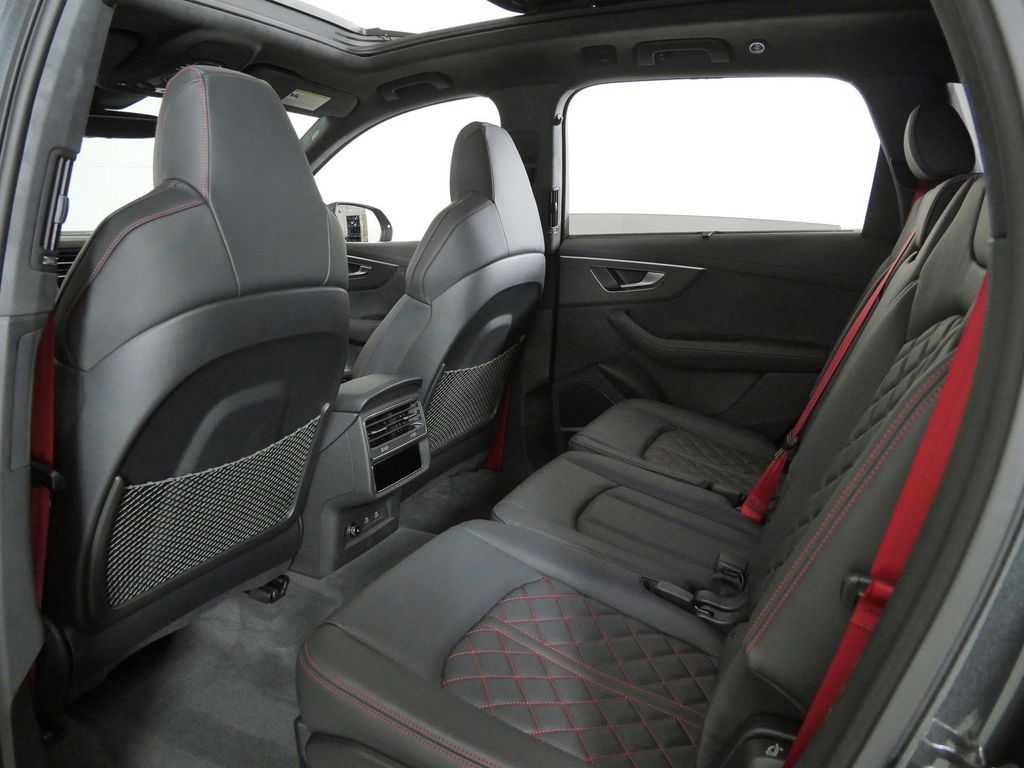 Thumbnail: 2025 Audi SQ7 - 29