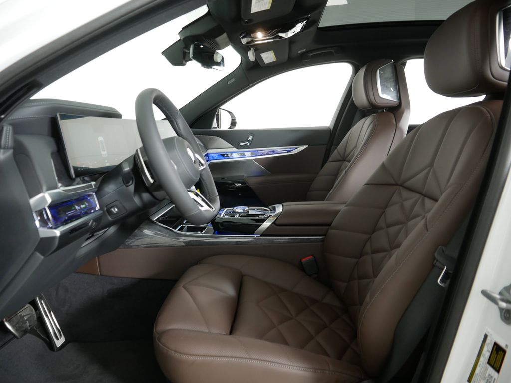 Thumbnail: 2025 BMW 7 Series - 30