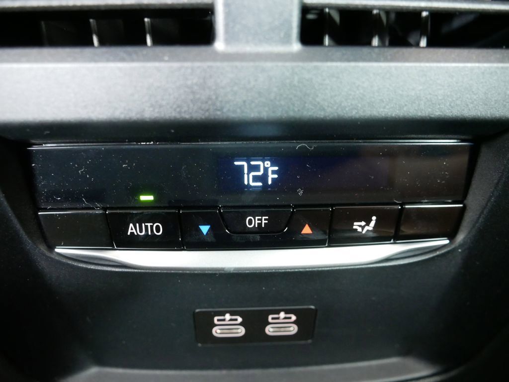 Thumbnail: 2025 BMW 3 Series - 30