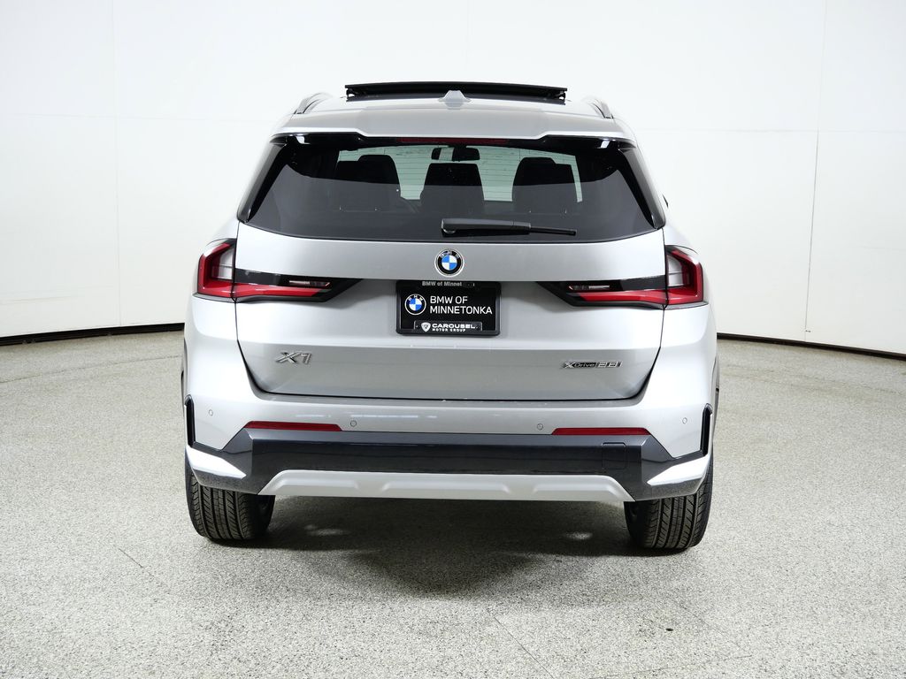 Thumbnail: 2026 BMW X1 - 10