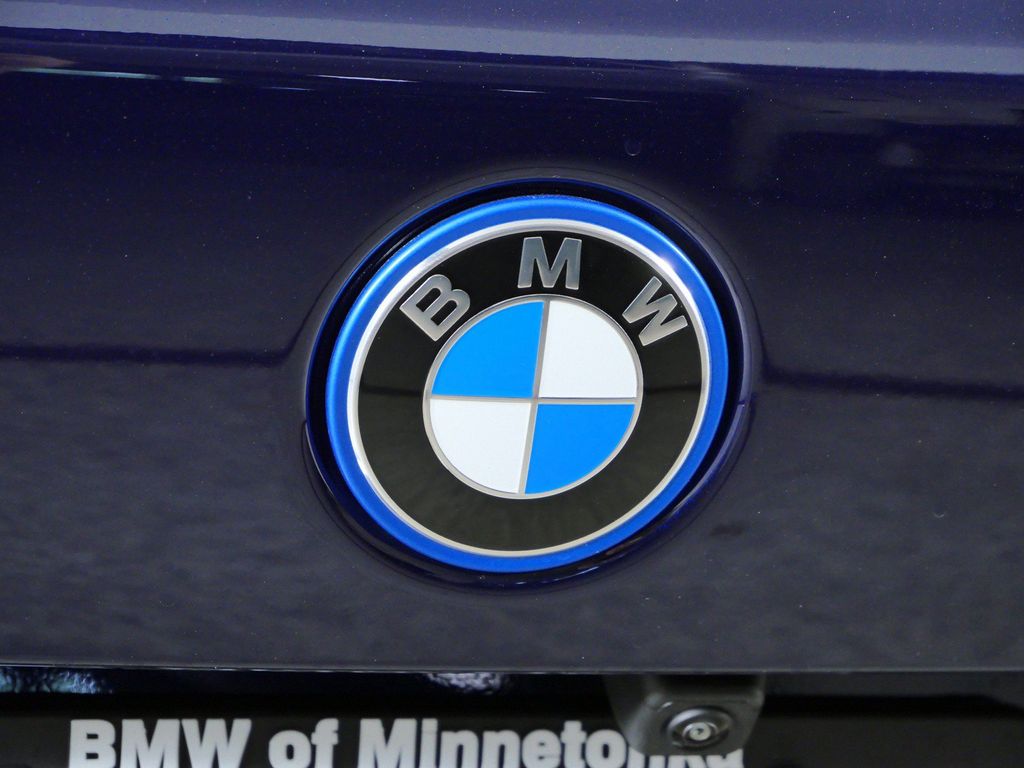 Thumbnail: 2026 BMW X5 - 13