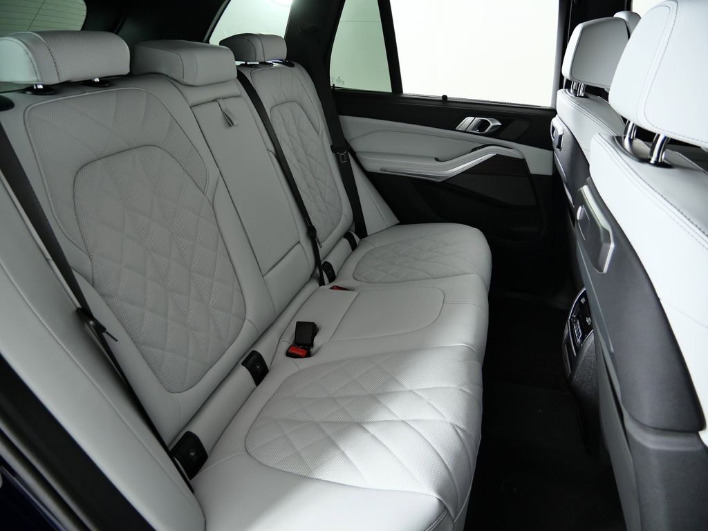 Thumbnail: 2026 BMW X5 - 27