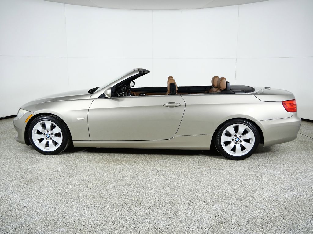 Thumbnail: 2011 BMW 3 Series - 14