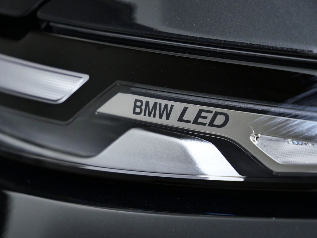 Thumbnail: 2026 BMW X7 - 4