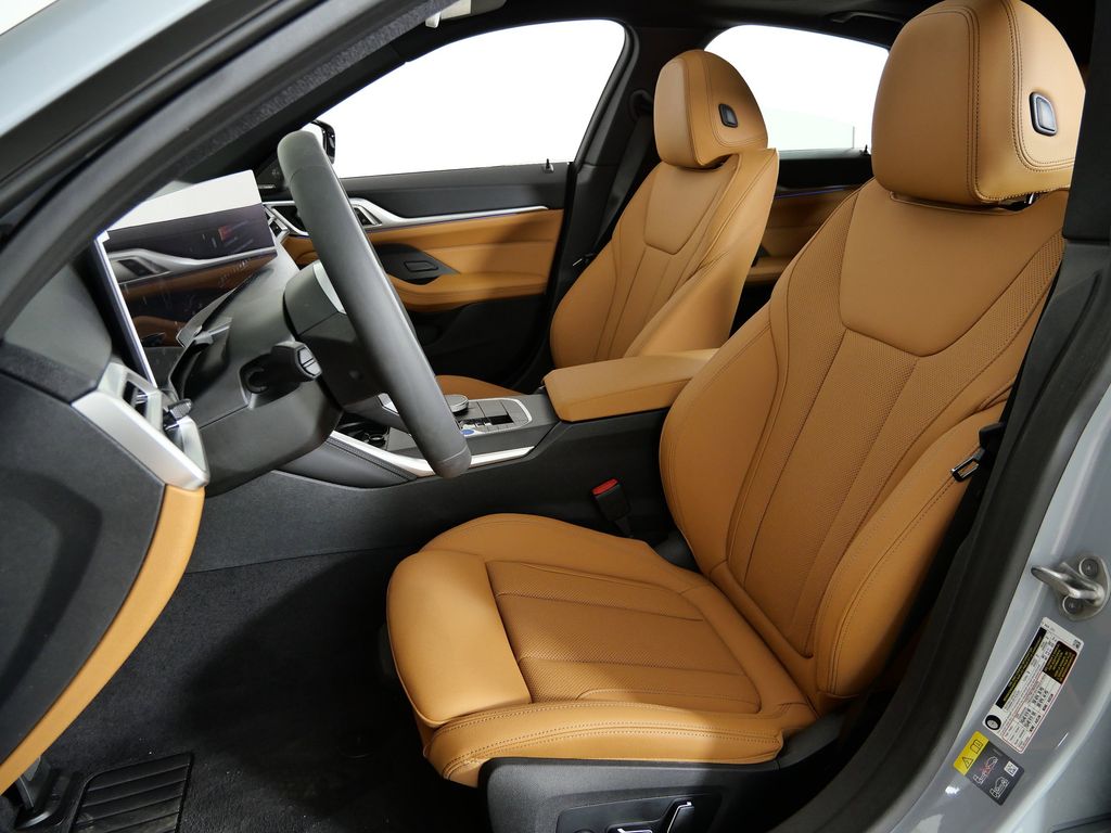 Thumbnail: 2026 BMW i4 - 34