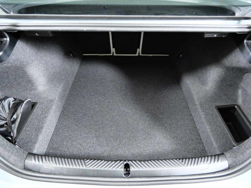 Thumbnail: 2026 BMW 5 Series - 26