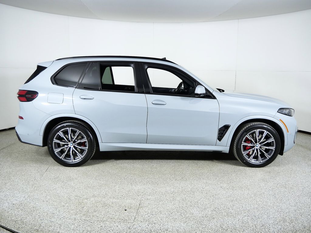 Thumbnail: 2024 BMW X5 - 10