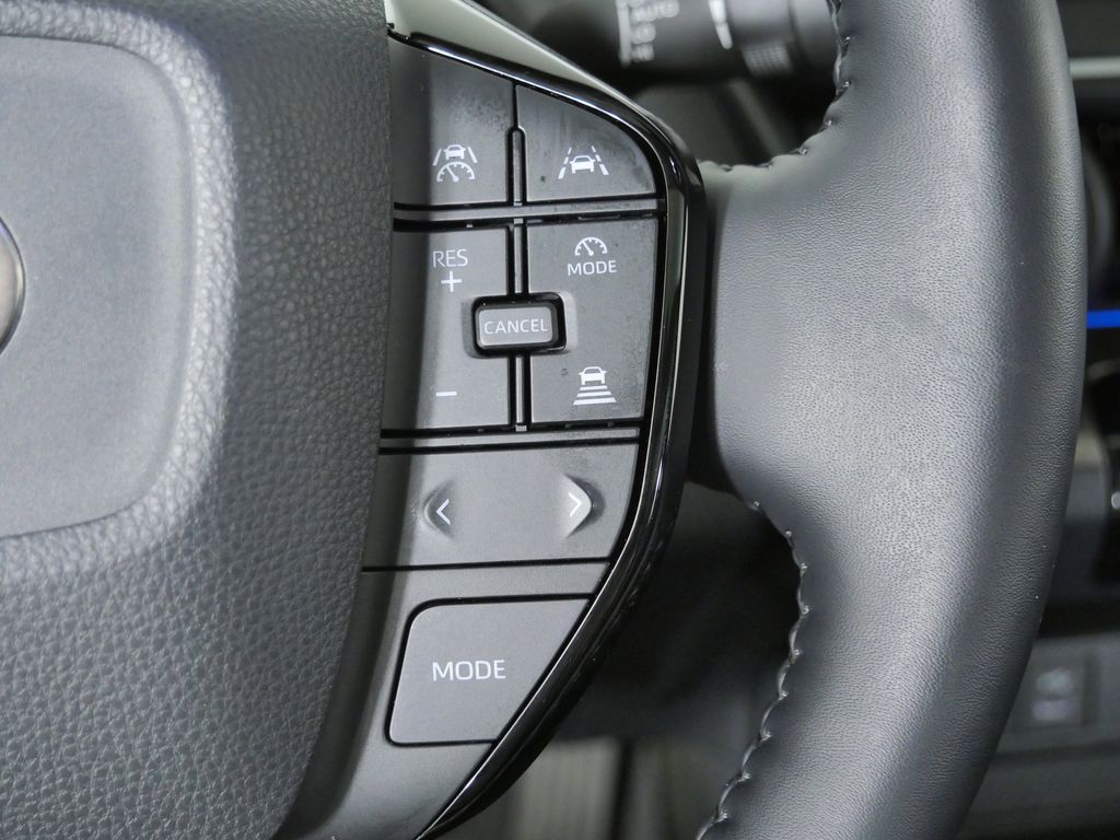 Thumbnail: 2024 Toyota Prius - 38