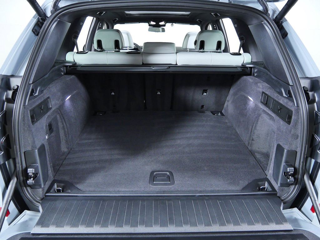 Thumbnail: 2026 BMW X5 - 25