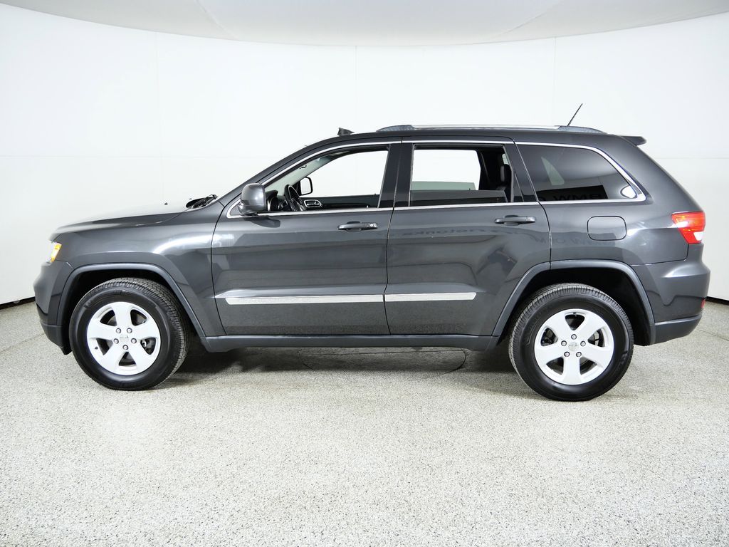 Thumbnail: 2011 Jeep Grand Cherokee - 16
