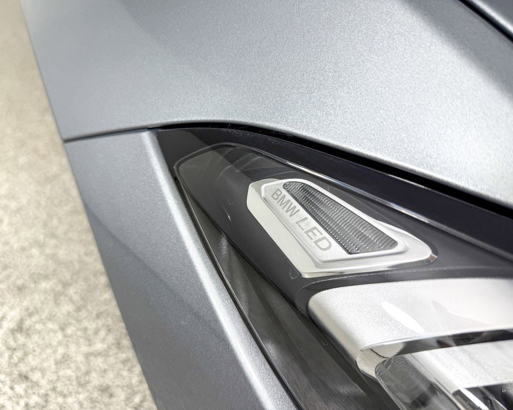 Thumbnail: 2025 BMW 3 Series - 10