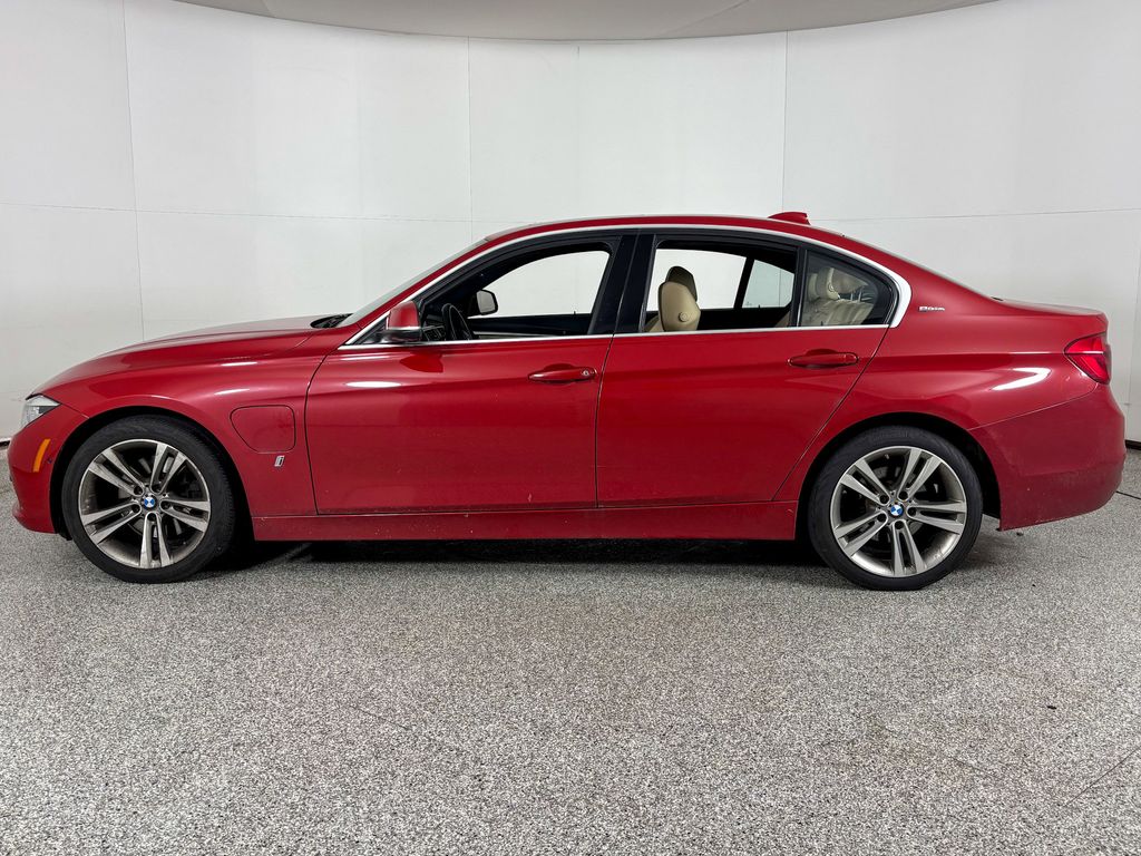 Thumbnail: 2017 BMW 3 Series - 6