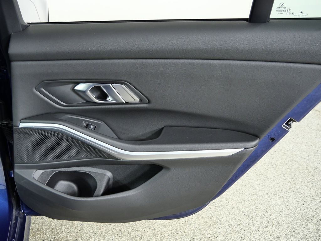 Thumbnail: 2023 BMW 3 Series - 29