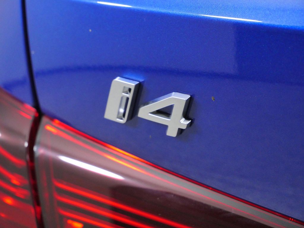 Thumbnail: 2026 BMW i4 - 13