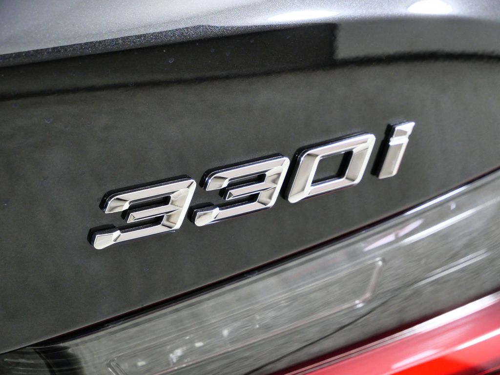 Thumbnail: 2026 BMW 3 Series - 12