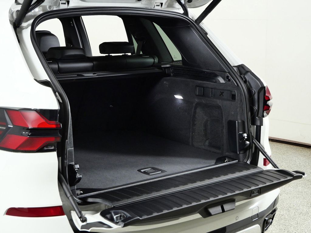 Thumbnail: 2026 BMW X5 - 29