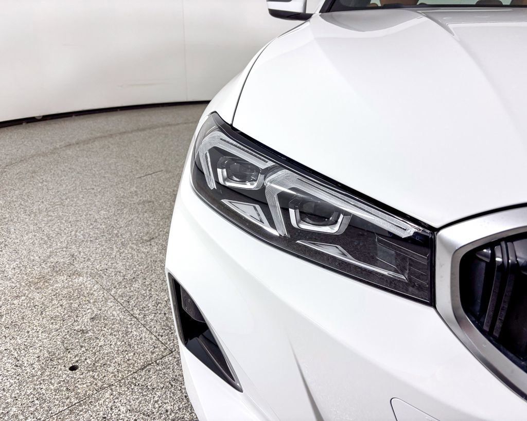 Thumbnail: 2025 BMW 3 Series - 9