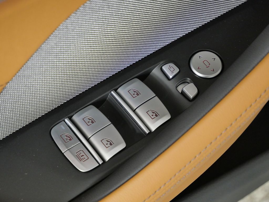 Thumbnail: 2026 BMW 8 Series - 35