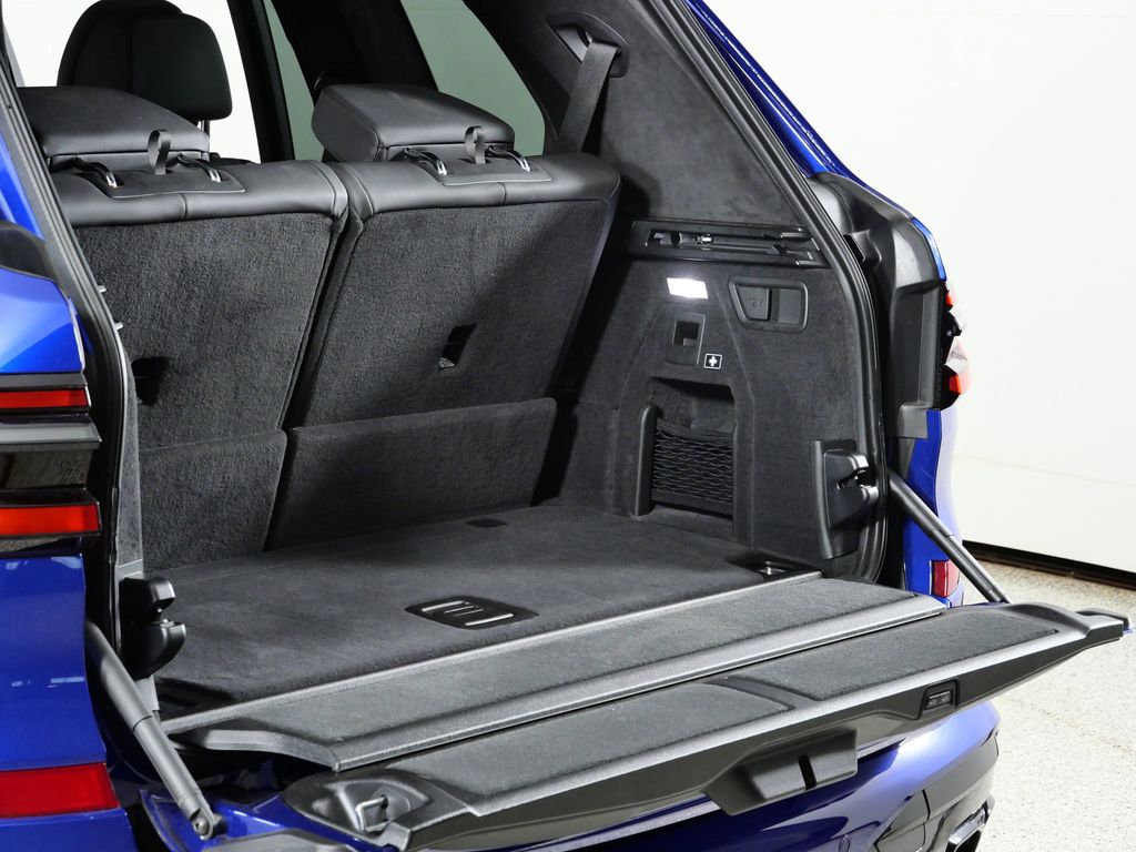 Thumbnail: 2025 BMW X7 - 34