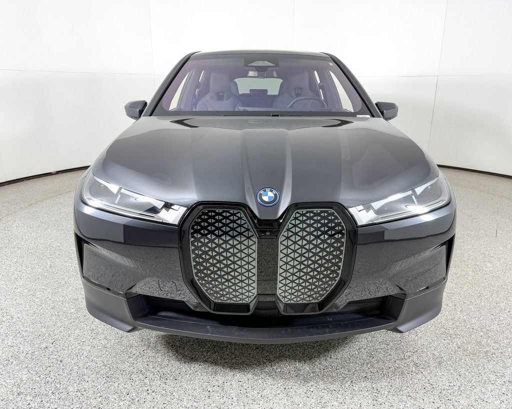 Thumbnail: 2025 BMW iX - 8