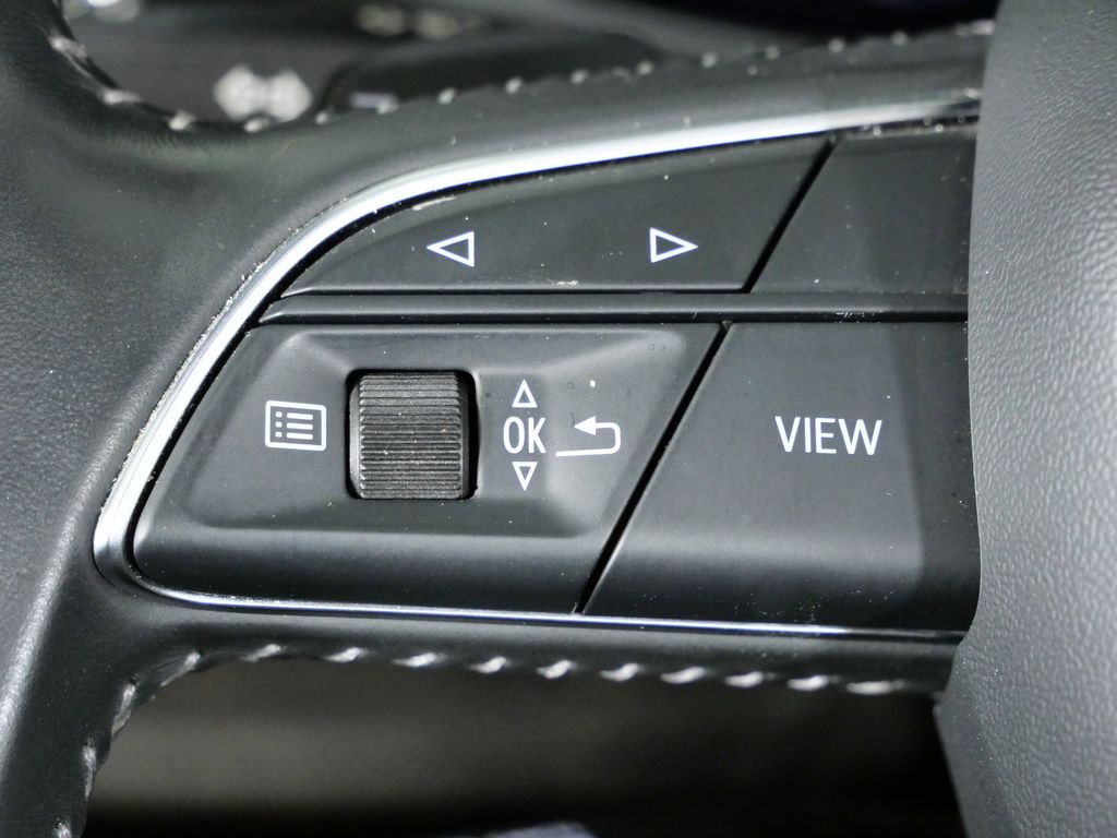 Thumbnail: 2020 Audi Q8 - 42