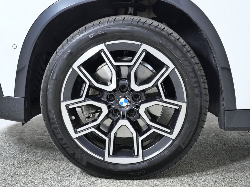 Thumbnail: 2025 BMW X1 - 21