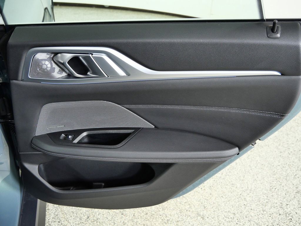 Thumbnail: 2026 BMW i4 - 24