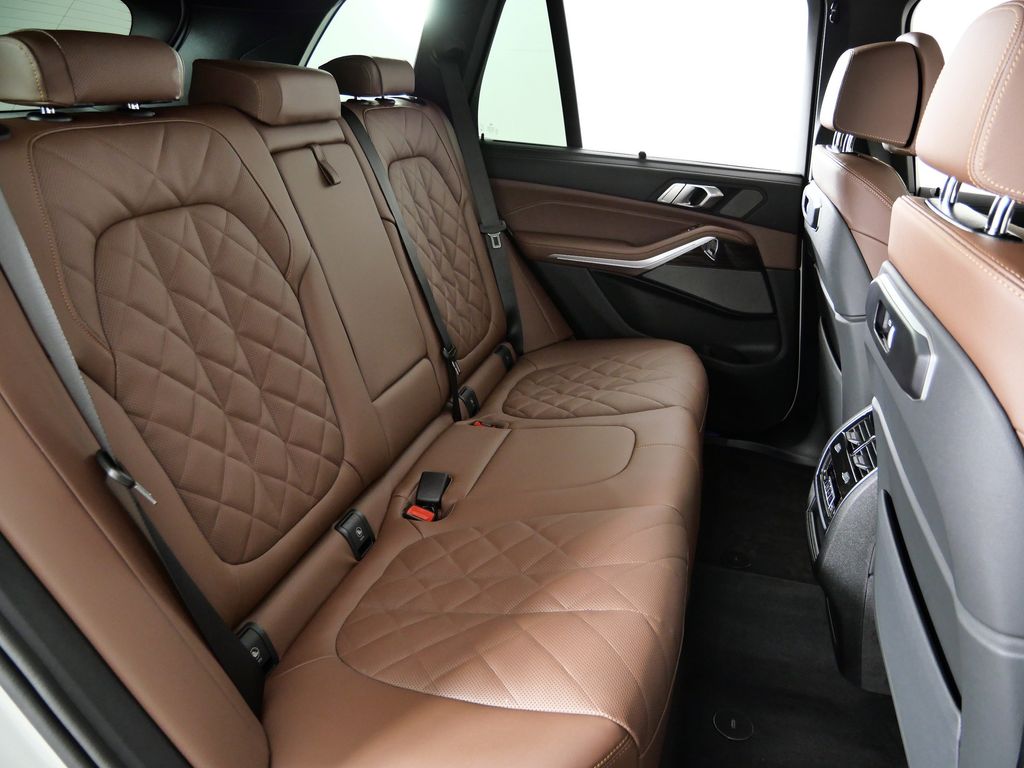 Thumbnail: 2026 BMW X5 - 27