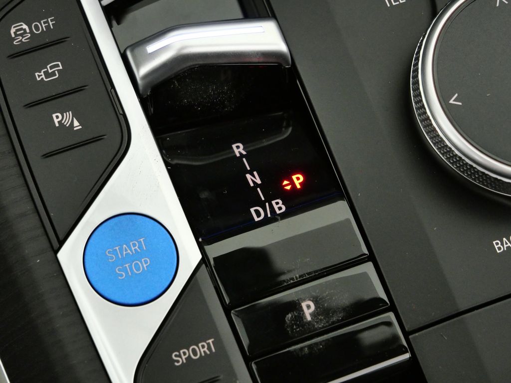 Thumbnail: 2026 BMW i4 - 47