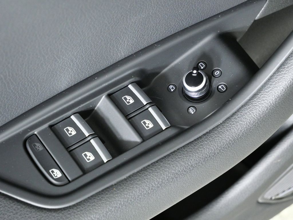 Thumbnail: 2017 Audi A4 - 36