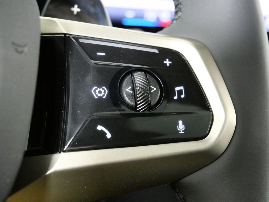 Thumbnail: 2026 BMW 5 Series - 40
