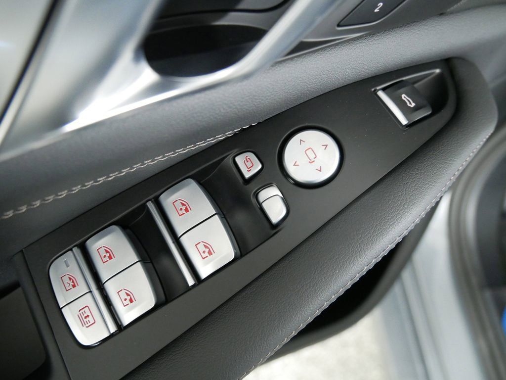 Thumbnail: 2026 BMW X7 - 36