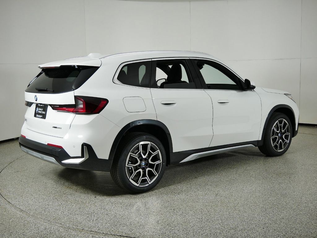 Thumbnail: 2025 BMW X1 - 10
