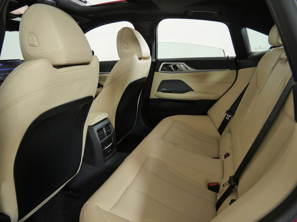 Thumbnail: 2026 BMW i4 - 29