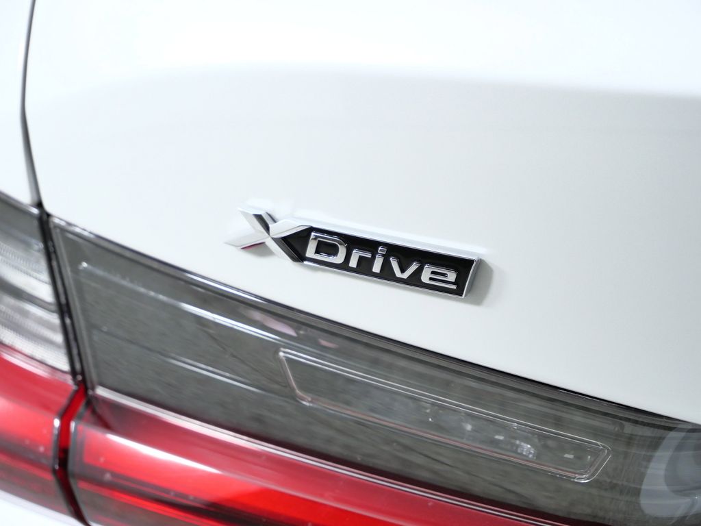 Thumbnail: 2023 BMW 3 Series - 16