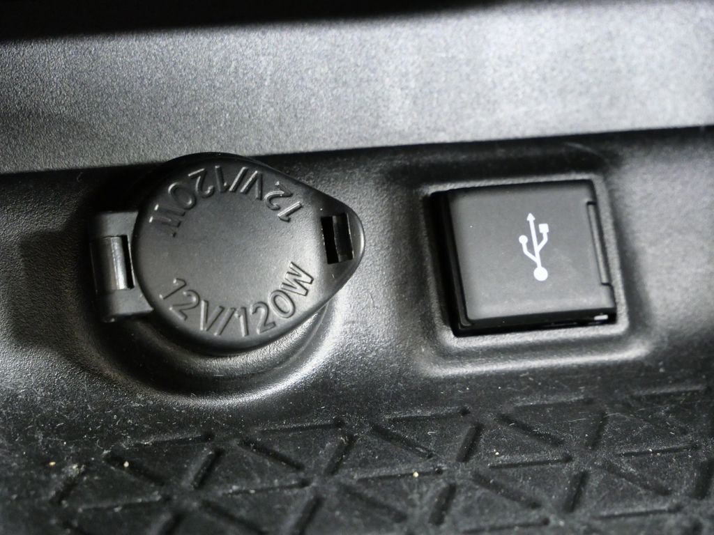 Thumbnail: 2021 Toyota RAV4 - 44