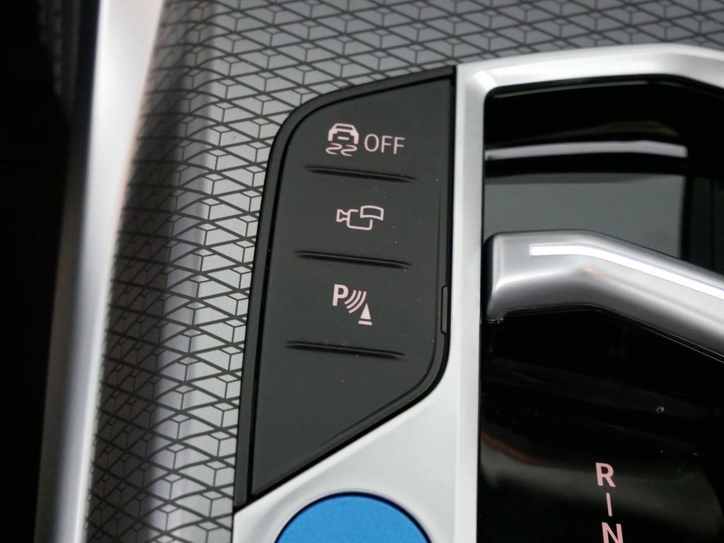 Thumbnail: 2025 BMW i4 - 48